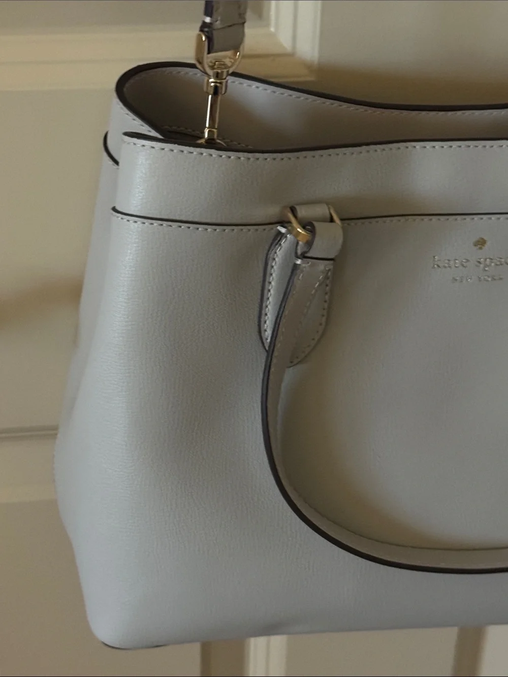 Kate Spade Women's Classic Light Gray Crossbody Bag EUC